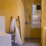 Santoterra Antigua Bed and Breakfast Καρτεράδος