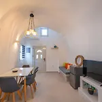 Santoterra Antigua Bed and Breakfast 4*