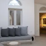 Santoterra Antigua Bed and Breakfast 4*
